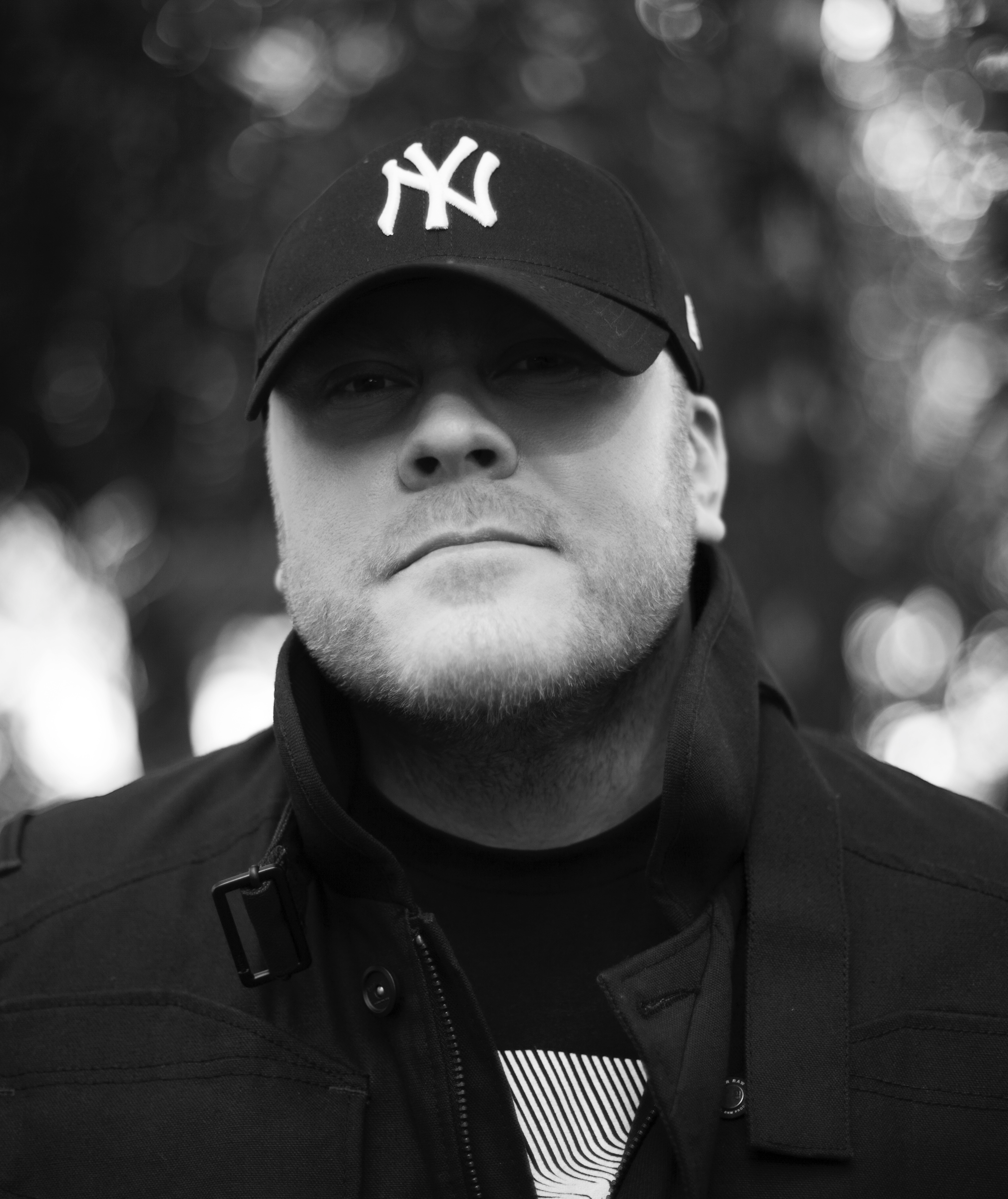 Kristian Bergquist Jeg strekker armene ut av dette diktet